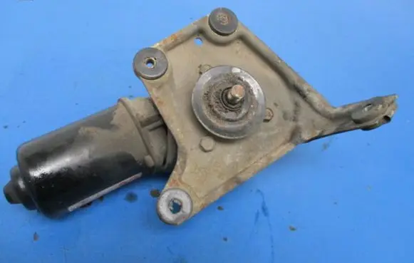 Mitsubishi Space Wagon Front wiper linkage and motor