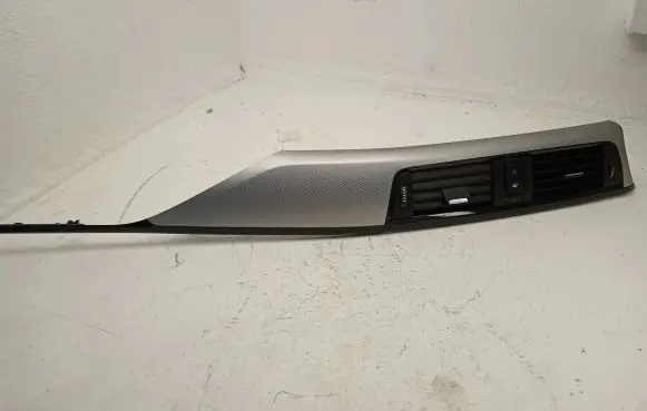 BMW 3 F30 F35 F31 Dash center air vent grill 9218552