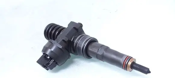 Volkswagen Caddy Fuel injector 038130073BN 0414720313