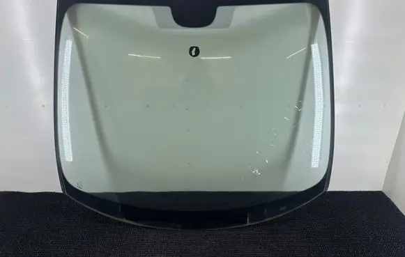 Peugeot 3008 I Front windscreen/windshield window E643R000134