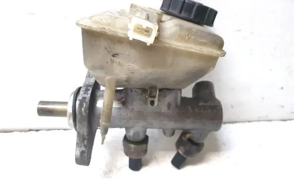 Volvo XC70 Master brake cylinder 8646009