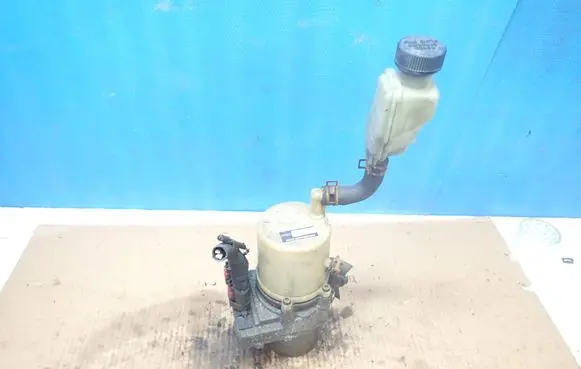 Mazda 3 I Power steering pump 