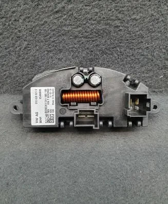 Audi A4 S4 B8 8K Heater blower fan relay 8T0820521E