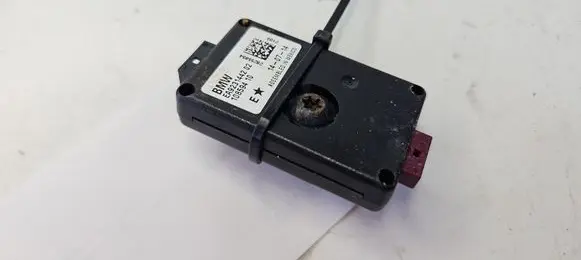 BMW 4 F32 F33 Aerial antenna amplifier 9231442 10859410
