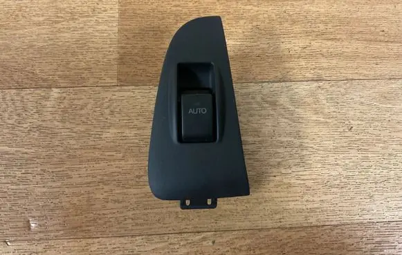 Toyota Avensis T250 Electric window control switch 7427105020