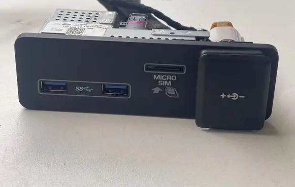 Land Rover Range Rover Sport L494 USB socket connector JPLA19E110BB 20199416