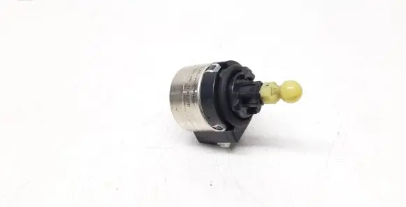 Volvo V40 Cross country Headlight level adjustment motor 7153113399