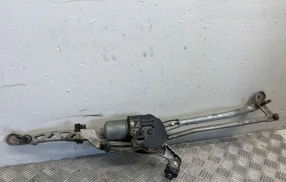Mercedes-Benz C W204 Front wiper linkage and motor A2048201040