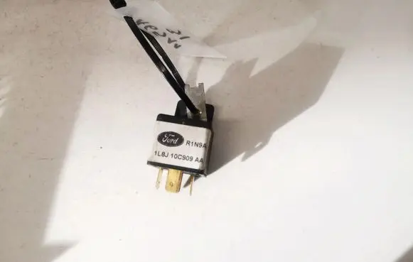 Ford Mondeo Mk III Other relay 1l8j10c909aa r1n9a
