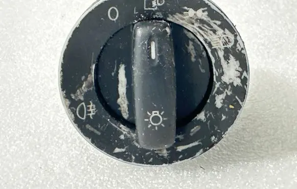 Volkswagen Golf V Light switch 1K0941431