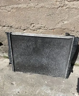 BMW 3 E90 E91 Coolant radiator 758165803 7581658