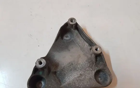 Buick Encore I Engine mounting bracket 55577637 420702815