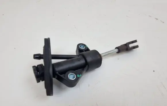 Fiat 500X Clutch master cylinder 55190994
