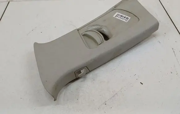 Skoda Octavia Mk2 (1Z) (B) pillar trim (top) 1Z0867293E