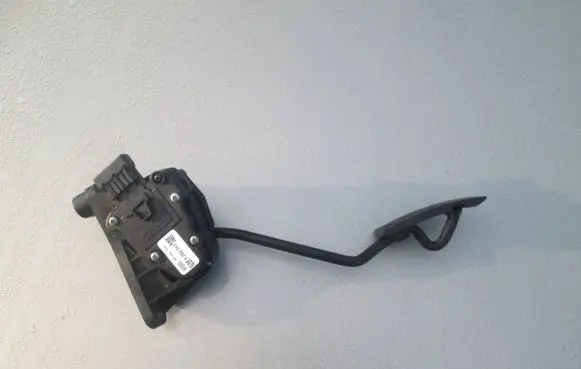 Opel Zafira B Accelerator throttle pedal 9202343BW 6PV00811500