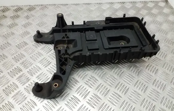 Skoda Superb B6 (3T) Battery tray 1K0915333H 1K0915325B