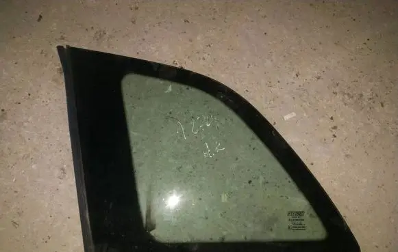 Fiat Croma Rear side window