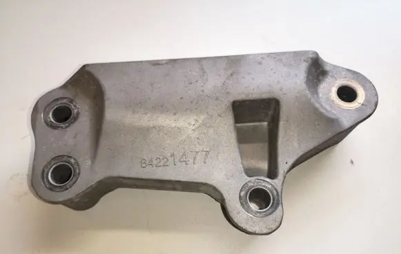 Opel Insignia B Engine mounting bracket 84221477
