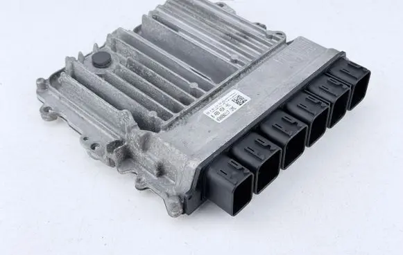BMW 1 F20 F21 Engine control unit/module 8489450