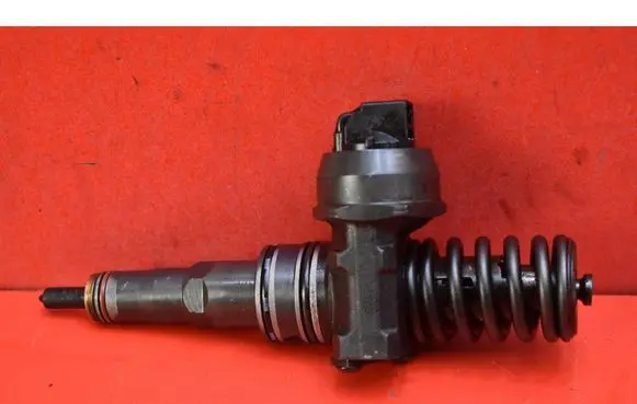 Skoda Octavia Mk2 (1Z) Fuel injector 038130073AG