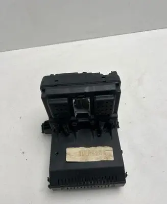 Volvo V70 Fuse module 30728542 12243779 04W473