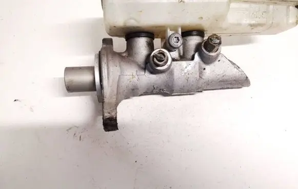 Renault Megane III Master brake cylinder