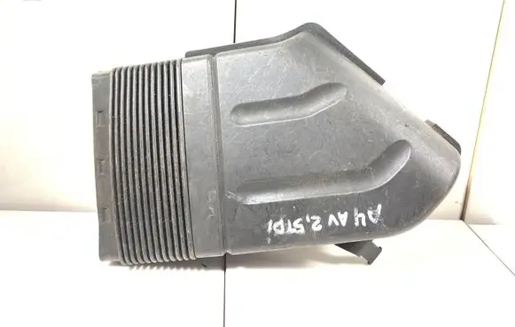 Audi A4 S4 B7 8E 8H Air intake duct part 8E0129617D