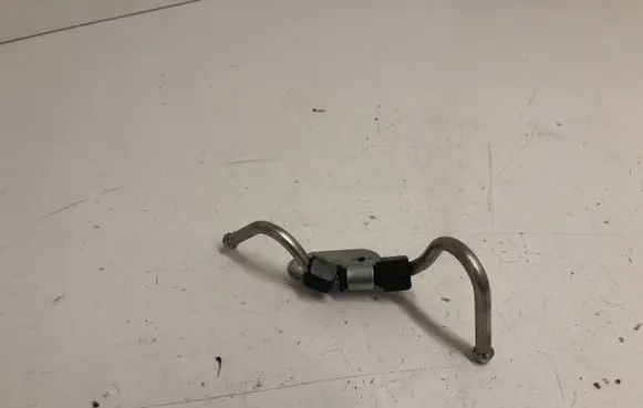 Nissan X-Trail T32 Fuel injector supply line/pipe 