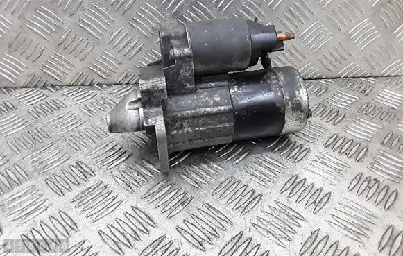 Nissan Qashqai Starter motor 8200584675