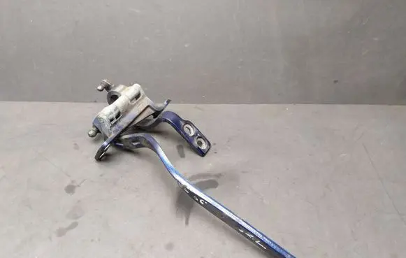 Volkswagen Touareg I Tailgate/trunk/boot hinge 7L6827301C
