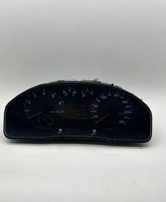Audi A4 S4 B5 8D Speedometer (instrument cluster) 8D0919033C
