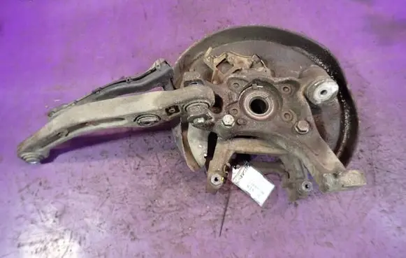 Rear wheel hub spindle/knuckle