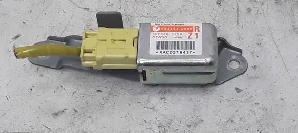 Subaru Legacy Airbag deployment crash/impact sensor 98236AG000 1879000690