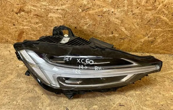Volvo XC60 Headlight/headlamp 32133545