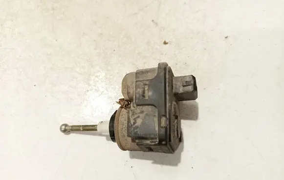 Headlight level adjustment motor