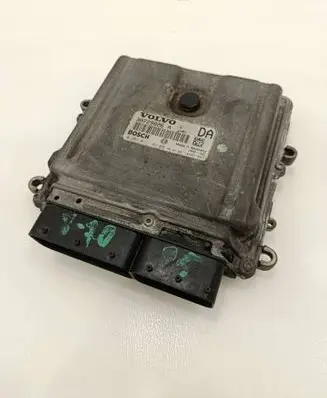 Volvo V70 Engine control unit/module 30729826A 1039S10667 0281012103