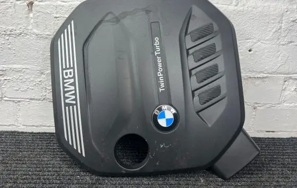 BMW 5 G30 G31 Engine cover (trim) 8579541 16208310 0102030