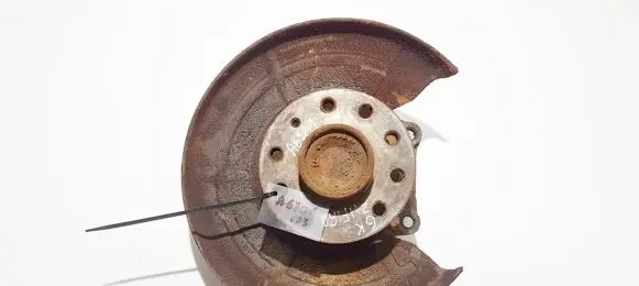 Rear wheel hub