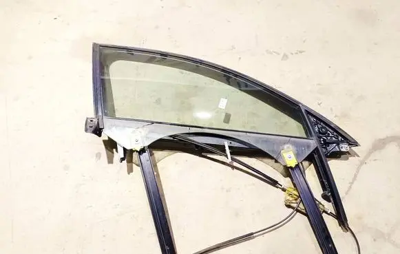 Audi A6 S6 C6 4F Front door window/glass frame 4F0837462A