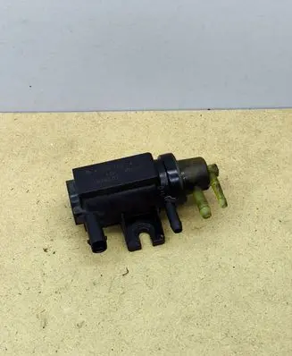 Mercedes-Benz C W204 Turbo solenoid valve A0071531428 09T308 70078203