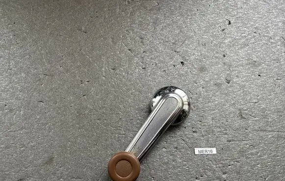 Nissan Patrol 160 Front door window winding handle 80760C7101