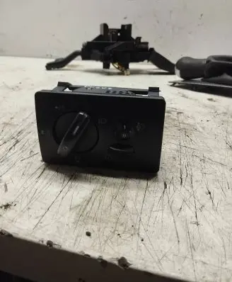 Ford Focus C-MAX Light switch 4M5T13A024AA