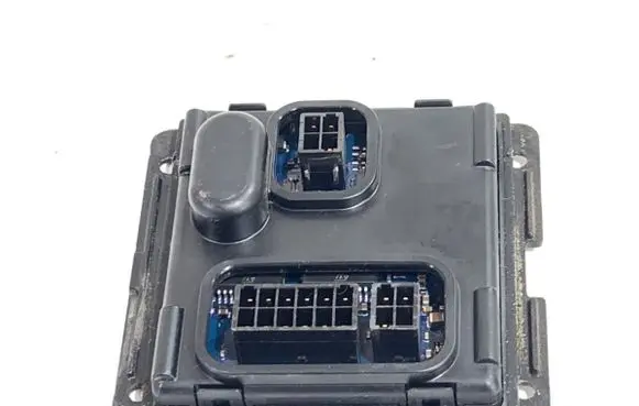 Volkswagen Phaeton Voltage converter/converter module 7L6941329A