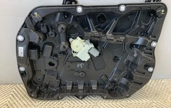 BMW X5 G05 Front door window regulator with motor 