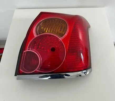 Toyota Avensis T250 Tail light bulb cover holder 89028783