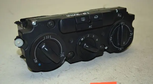 Volkswagen Golf V Climate control unit L22J