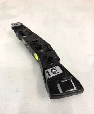 Opel Mokka B Front bumper mounting bracket 9835214380