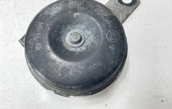 Toyota Land Cruiser (J150) Horn signal 8652028180 000030