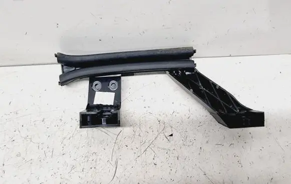 Peugeot 5008 II Rear door windshield rail 9811415680