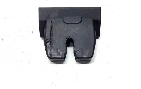 Volvo S60 Tailgate/boot lid lock trim 8679594